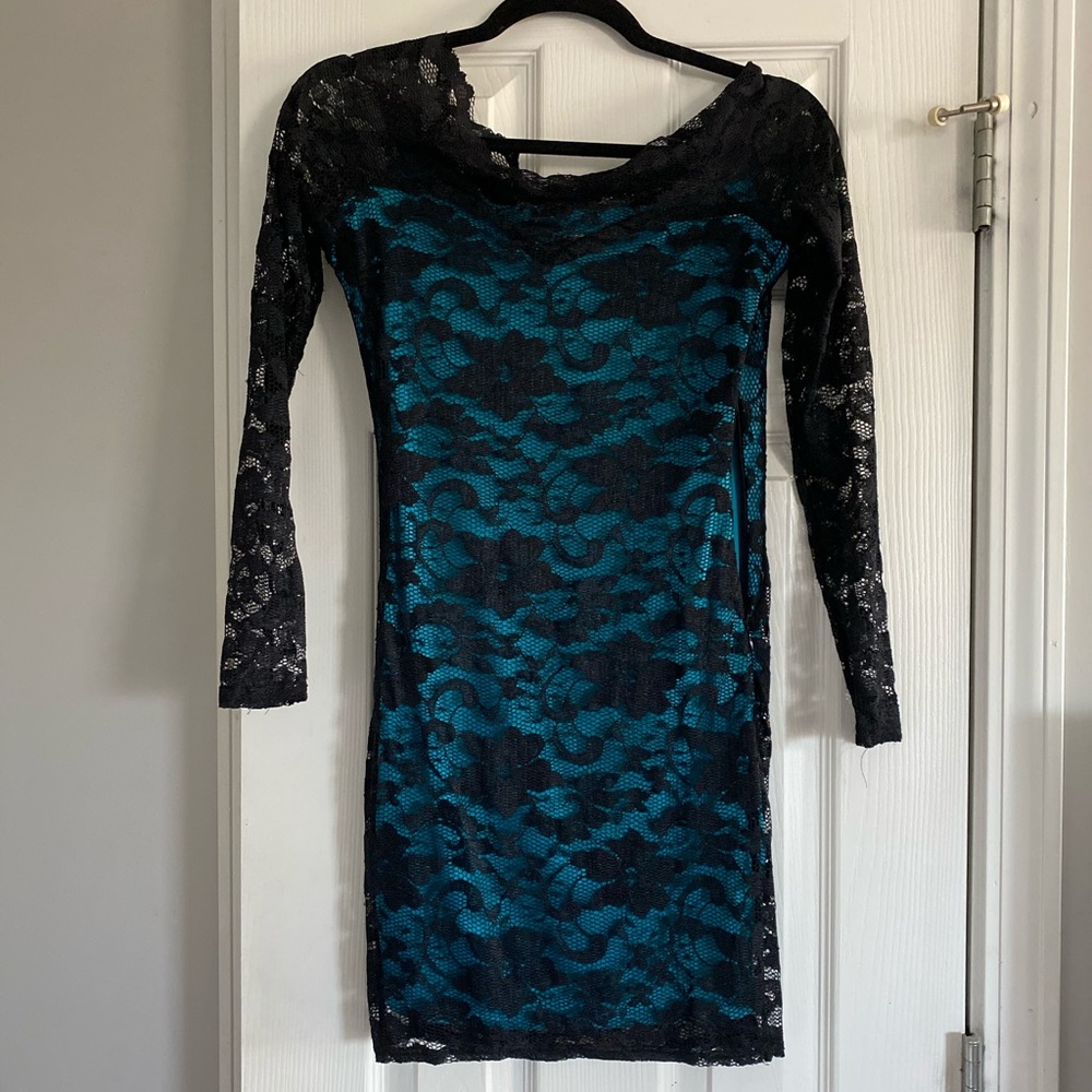 Off shoulder lace dress
